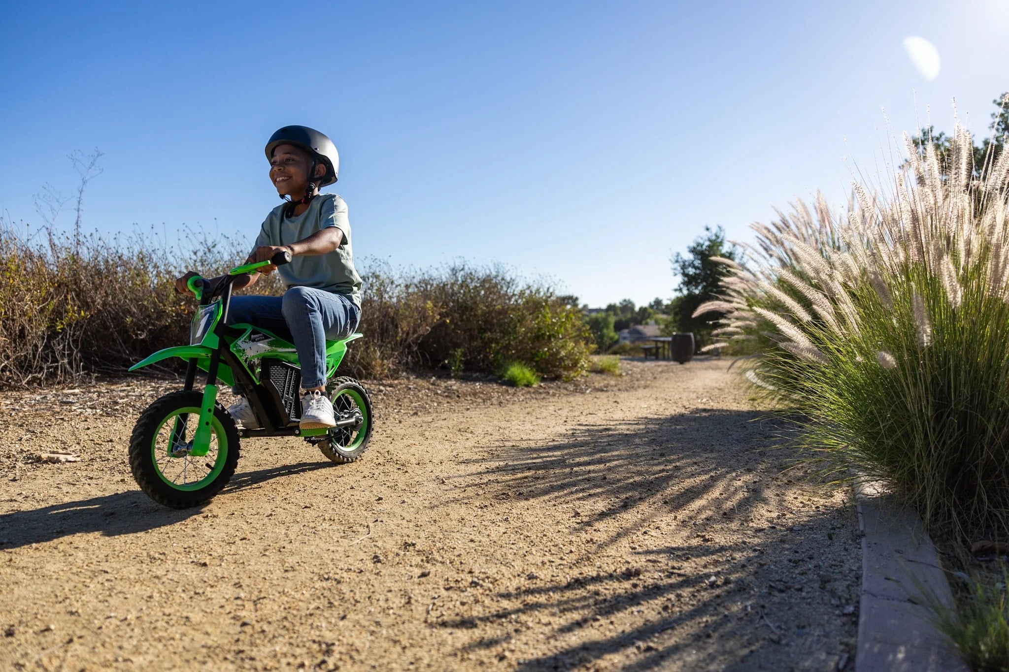 12V Electric Dirt Bike, Kids Battery Powered Ride On, Ages 5 Years and Up, Green