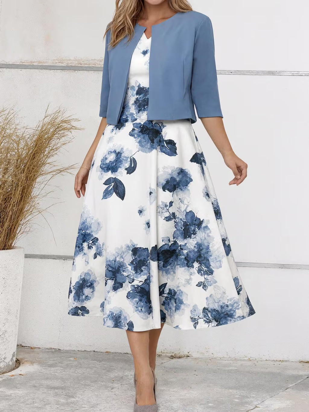 Autumn and winter blue short cardigan, blue and white