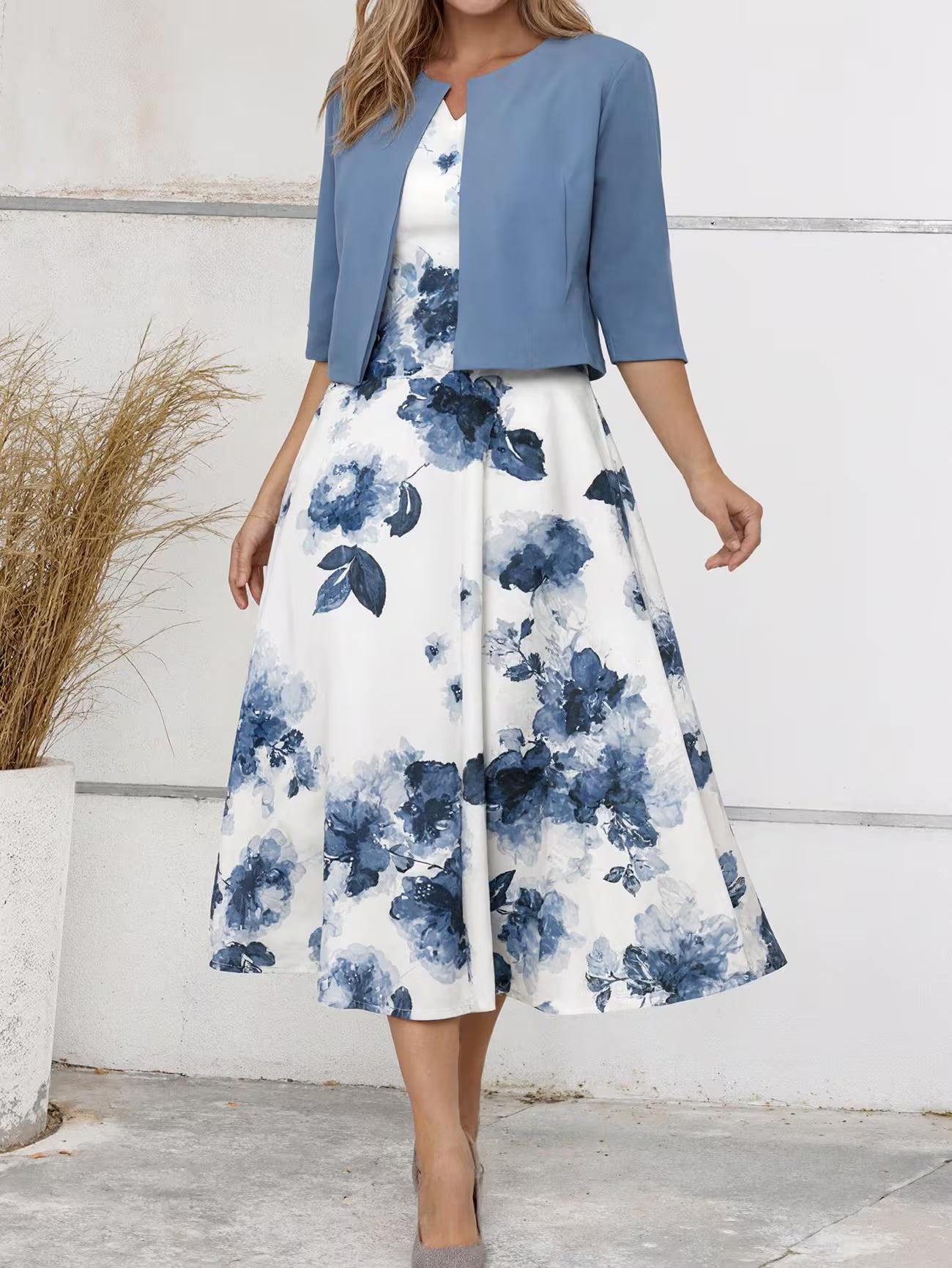 Autumn and winter blue short cardigan, blue and white